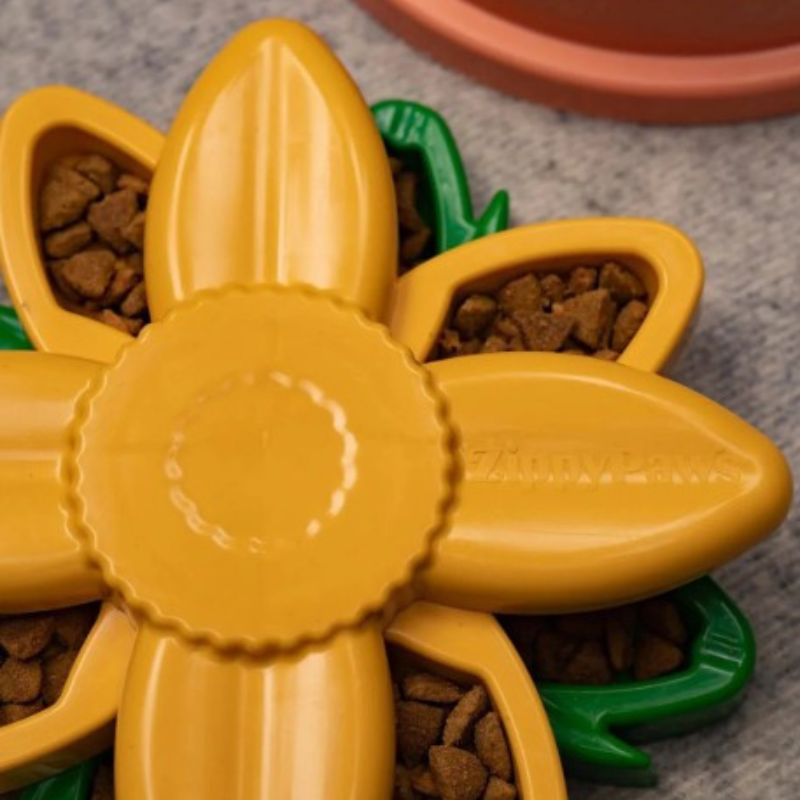 ZippyPaws SmartyPaws Puzzler Sunflower Dog Toy